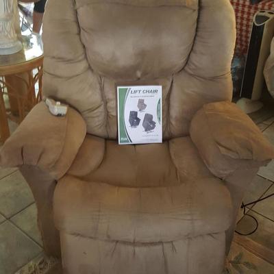 WNT007 Pride Mobility Power Lift Recliner Ultimate Comfort & Style
