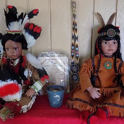 WNT092 Native American Dolls, Necklace and Candle
