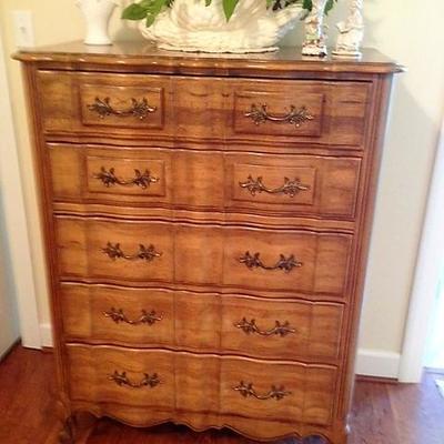 Solid Wood Thomasville French Style Chest of Drawers