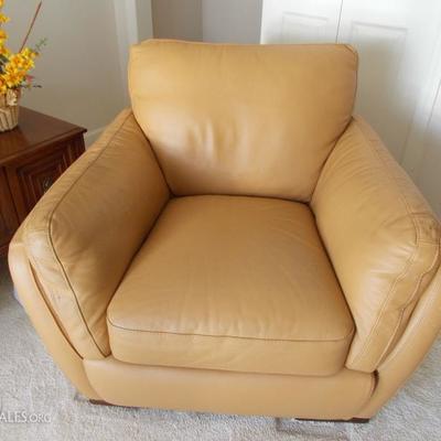 Italian Natuzzi leather chair $440
38 X 37 X 34