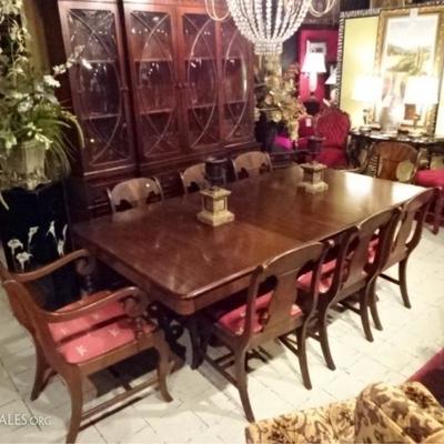 9 PC REGENCY STYLE DINING TABLE AND 8 CHAIRS, DUAL PEDESTAL TABLE WITH 3 LEAVES, VERY GOOD CONDITION