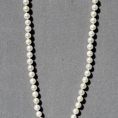 Natural 10mm White S Sea Shell Pearl Necklace 24