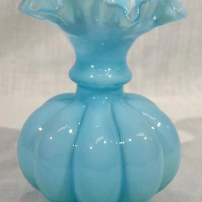 Fenton Glass Fluted Ruffled Rim Rib Vase