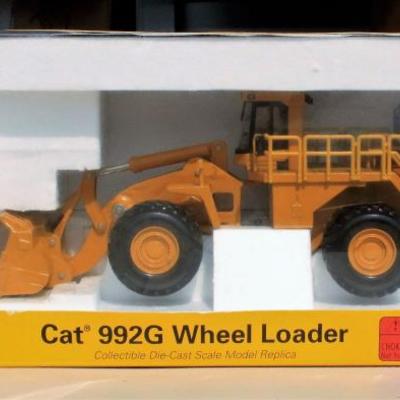 CAT 992G Wheel Loader Cast Metal Model 1:50