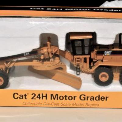CAT 24H Motor Grader Cast Metal Model 1:50