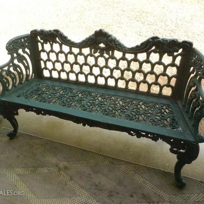 VINTAGE GARDEN BENCH