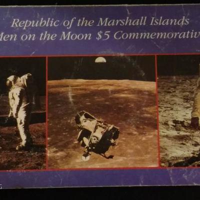 First Man on the Moon $5 Commemrative Coin, Republic of the Marshall Islands.  1989.
