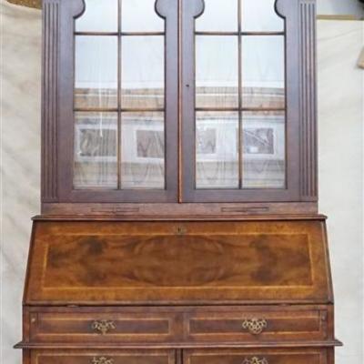 Lot 120 - Good Quality 20th century Mahogany Secretary Bookcase. Chippendale Style mahogany with fruitwood banding. Two door 12 pane...