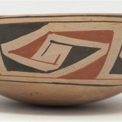 Mata Ortiz Casas Grandes Pottery Bowl c. 1960-70. Signed Manuel Olivas (1940-2007). A perfect example of Mata Ortiz with the bold...