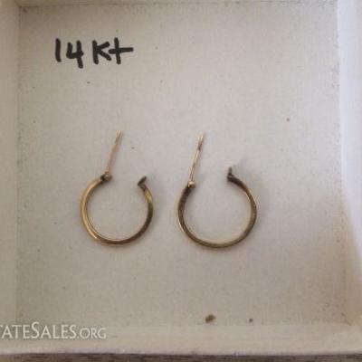 EHT197 Pair of 14KT Gold Hoop Earrings
