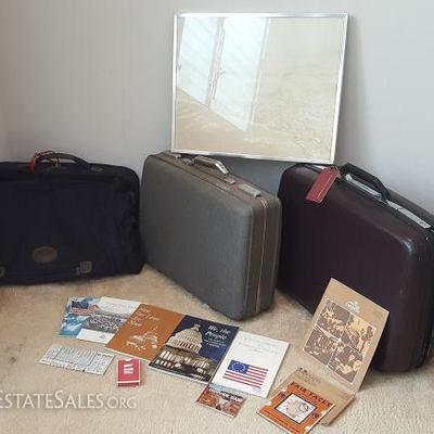 EHT176 Souvenirs  - Suitcases, Photo Book, Brochures & More
