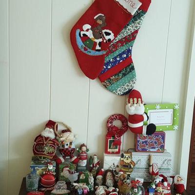 EHT139 Christmas Stockings and Santa Ornaments
