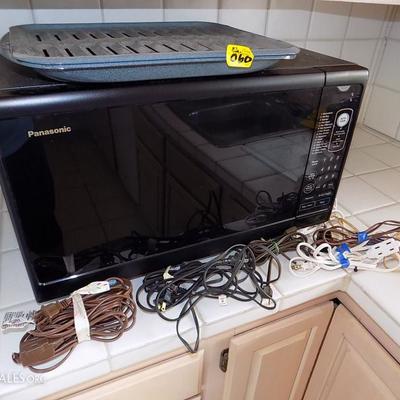 EHT060 Panasonic Microwave Oven, Roaster Pan & More
