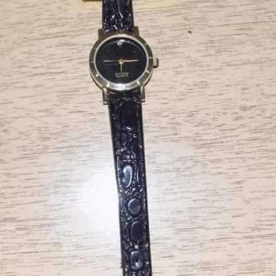 EHT200 Woman's Diamond Quartz Watch 
