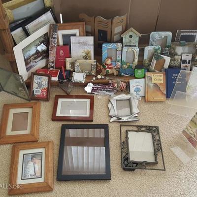 EHT037 Picture Frames, Books, Holographic Print & More!
