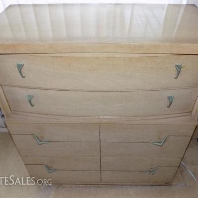 EHT185 Vintage Four Drawer Wooden Dresser
