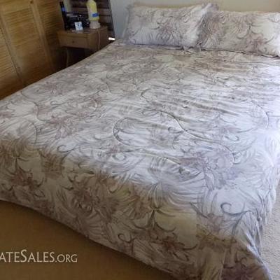 EHT187 Comfortable King Size Bed Set
