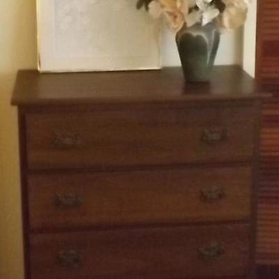 EHT162 Wooden Dresser, Flower Arrangement & Picture
