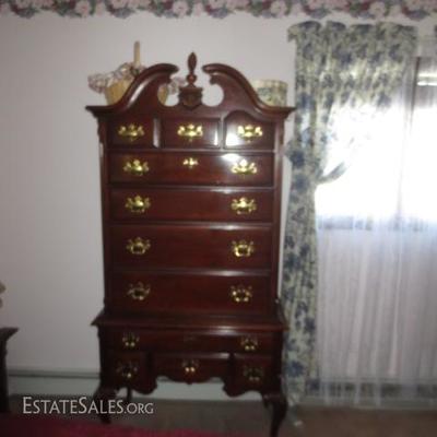 Lexington Four Poster Bedroom Suite with Highboy