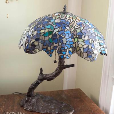 Tiffany style wisteria lamp