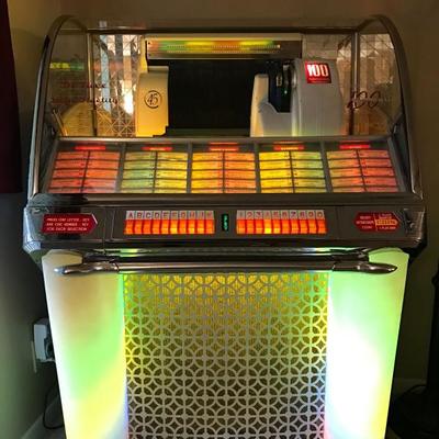 VINTAGE 1954 SEEBURG SELECT-O-MATIC 100 JUKEBOX, IN EXCELLENT WORKING CONDITION