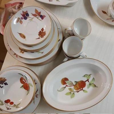 Large Collection of Royal Worcester, Evesham 1961