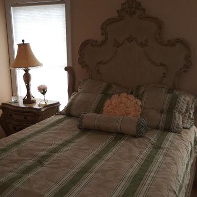 queen bedroom 
