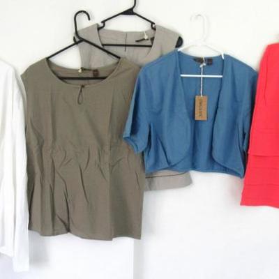 Women's La Naturelle clothing. Everything is brand new with tags.