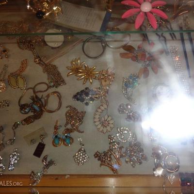 Vintage jewelry
