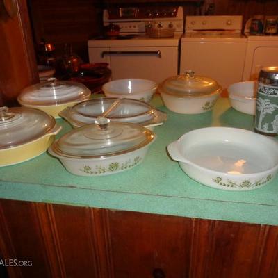 Vintage corning ware, pyrex
