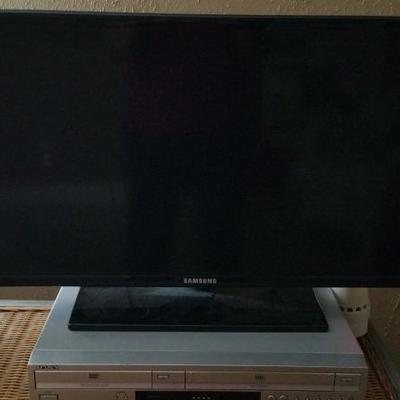 Samsung TV - flatscreen