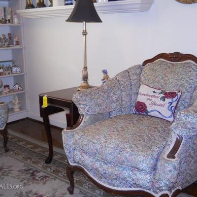o/s arm chair, small drop leaf table, lamp w/shade, etc.