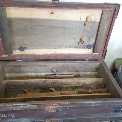 Carpenter's chest with old planers