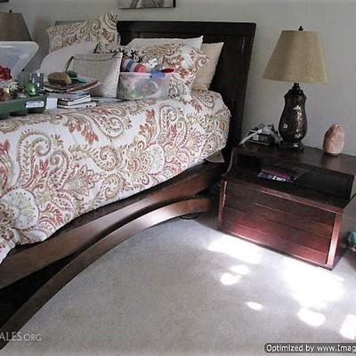  Modern solid wood King Sleigh bed frame,  no mattress/box