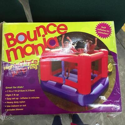 7'x7' bounce house