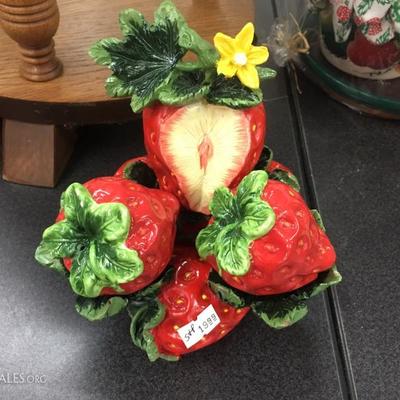 Strawberry salt & pepper shakers