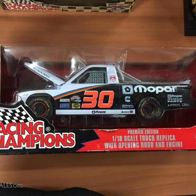 Die cast truck number 30 Mopa