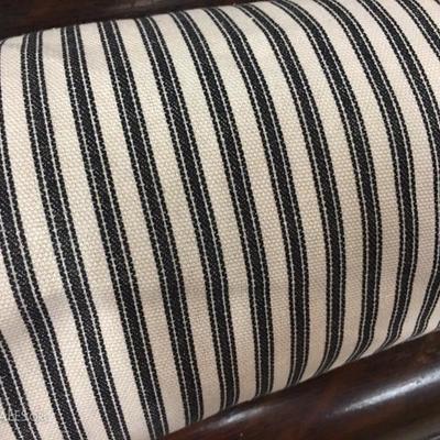 Fabric bolt stripe pattern