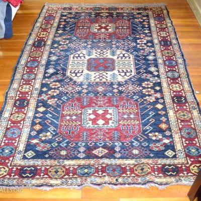 Oriental rug, approximately 5' X 7'