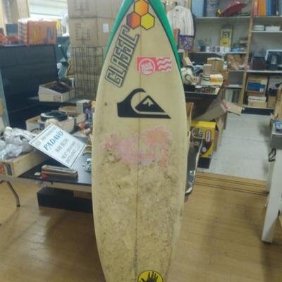 Surf board approximately 5'6