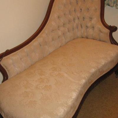 Victorian ladies chaise fainting lounge; 39