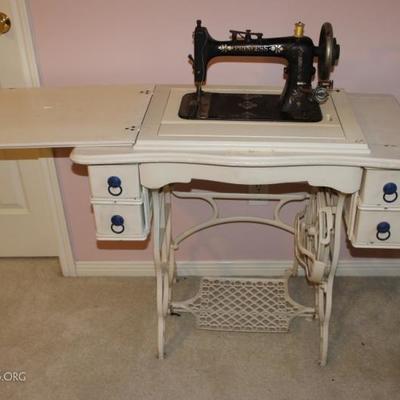 sewing machine with original works
