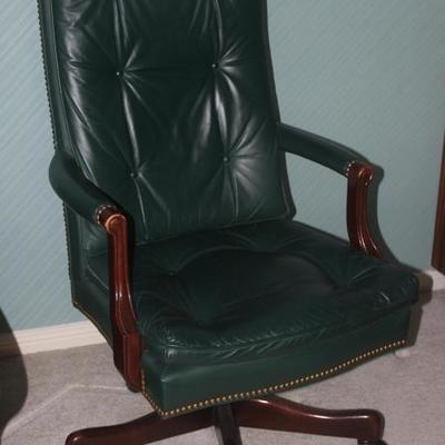 leather office desk chair
