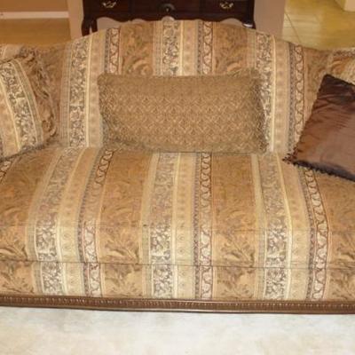 traditional sofa in great condition
