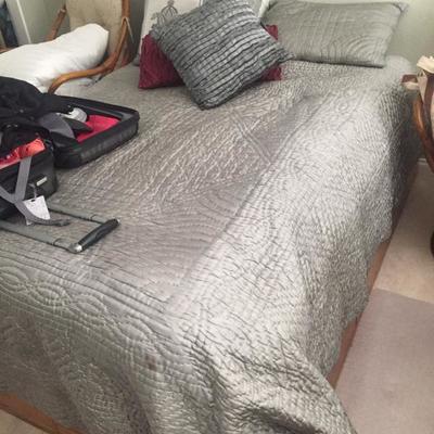 Oak bedroom set with great bedding 