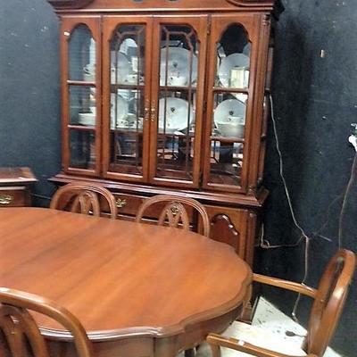 Bernhardt Table and 6 Chairs