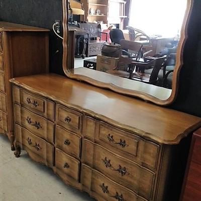Thomasville French Provincial Bedroom Furniture