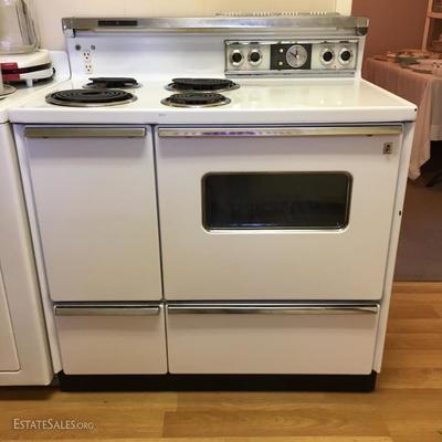 1950 GE electric range double oven - works!