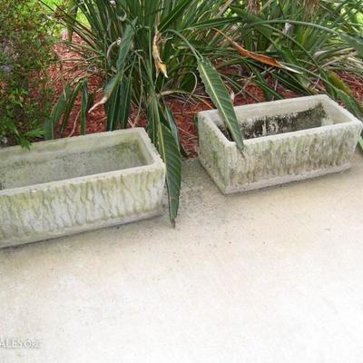 Good pair of concrete planters