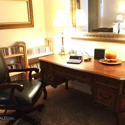 Executive office desk - amazing !!!!